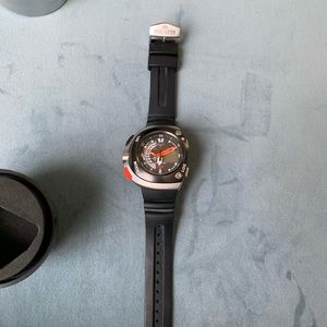 NWOT aqualand five watch